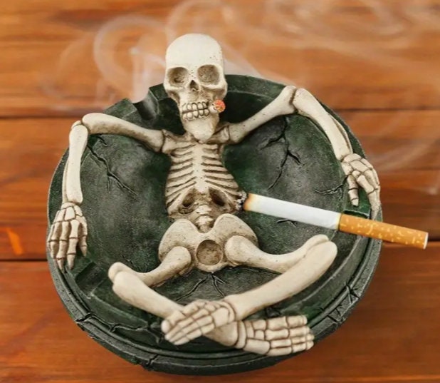 Skull ashtray - .de