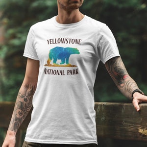 Yellowstone National Park Tee, Grizzly Bear T-shirt met Grand Prismatic Spring, Unisex hemd voor reisavontuur, familievakantie T-shirt