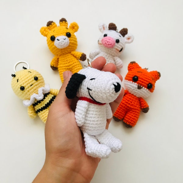 Animal miniature fait main, lapin au crochet avec carottes, porte-clé ours amigurumi, peluches faites main, porte-clé Snoopy, porte-clé poussin