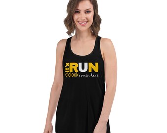 Op de afbeelding: Zwart tanktop met een gele afbeelding met de tekst "it's RUN o'clock somewhere".