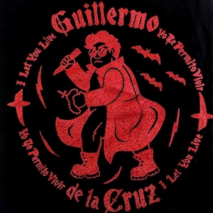 Camiseta serigrafiada de Guillermo de la Cruz Vampire Slayer / Lo que hacemos en las sombras