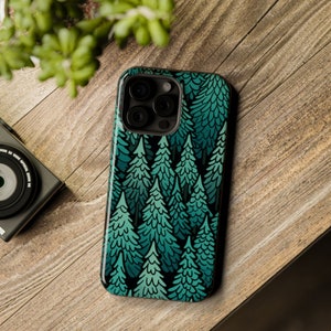 Custodia rigida illustrata In The Pines MagSafe per iPhone / iPhone 13/14/15 - mini/plus/pro/pro max / FERN Goods Co.