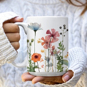 Geperst bloemen mok, Wildflowers Cottage kern koffiemok, vintage botanische theekop, pastel bloemen natuur mok, bloementuin minnaar cadeau