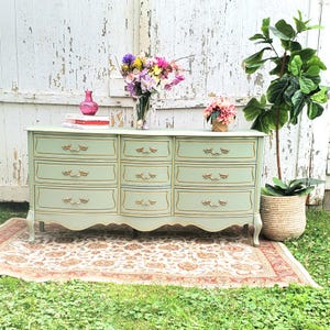 SOLD - Broyhill French Provincial Dresser