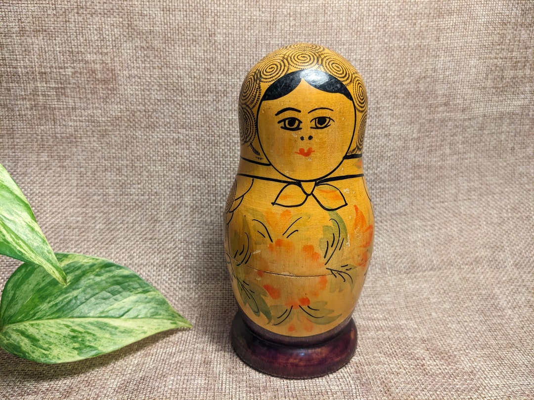 Vintage Nesting Dolls-semenov Style. - Etsy