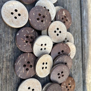SET OF 10 PIECES, Natural coconut buttons, Size: 20mm