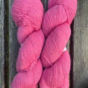 Schurwollgarn, Dünnes Wollgarn, 100% Schafwollgarn, Lace 8/1 Schurwollgarn, Strickgarn (Farbe: Helles PINK)