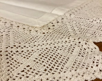 Mantel inglés vintage de encaje de algodón y crochet
