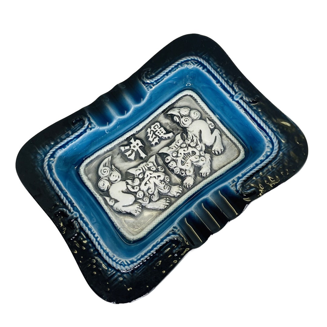 Vintage Japanese Ceramic Ashtray With 3D Fu Foo Dogs Blue White