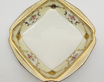 Plat carré peu profond peint à la main Nippon, motif floral, bordures dorées 20 cm (8 po.) MI Japon