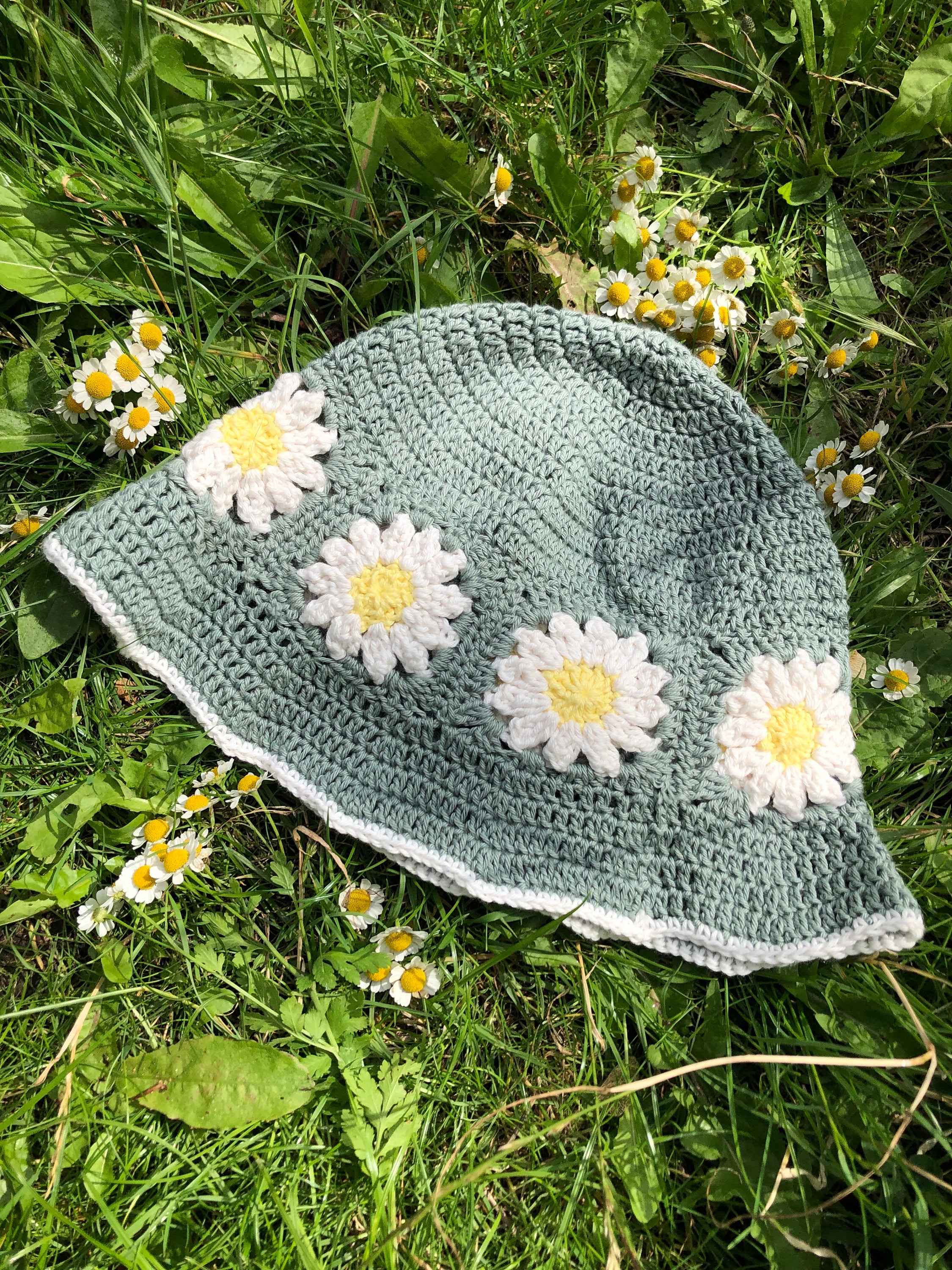 Crochet Flower Bucket Hat Pattern: Daisy Granny Square (PDF