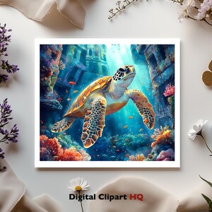 Puede incluir: Impresi&oacute;n art&iacute;stica cuadrada que representa una tortuga marina nadando en un entorno submarino. La obra de arte muestra una tortuga detallada con un caparaz&oacute;n estampado, rodeada de coloridos corales, peces y ruinas antiguas. La imagen tiene un fondo azul.