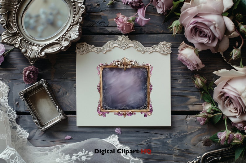 Puede incluir: Una tarjeta blanca con un marco adornado dorado y morado sobre un fondo morado. La tarjeta est&aacute; rodeada de marcos plateados, encaje y rosas moradas sobre un fondo de madera oscura. El texto "Digital Clipart HQ" est&aacute; en la parte inferior de la tarjeta.