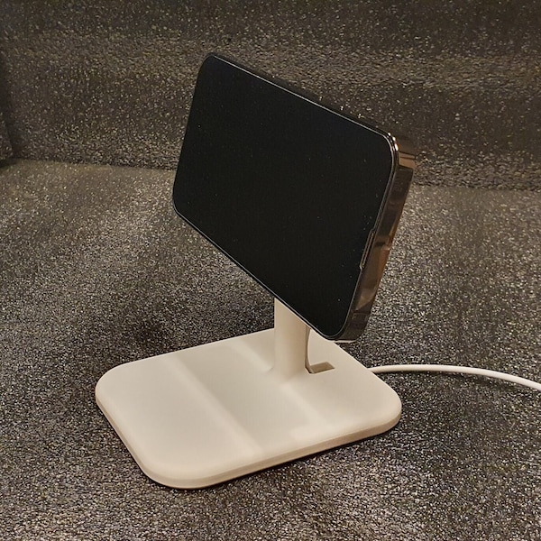 Magsafe holder / stand for Apple Iphone for new standby mode