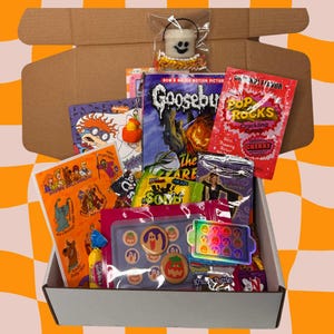 NOSTALGIC HALLOWEEN BOX | Late 90’s/Early 2000’s Bundle | Gift Ideas | Vintage Toys |y2k