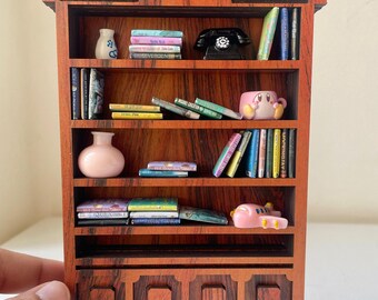 Miniatuur vintage boekenplank poppenhuisdecoratie houten meubels boekenkast 5-laags display plankrek, poppenhuismeubilair, miniboekenkast