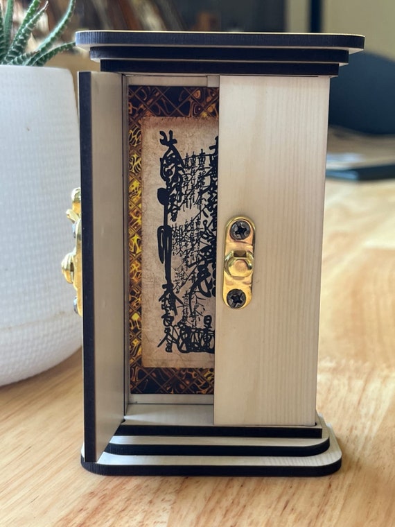 木製日蓮御本尊銘板、南無妙法蓮華経題目、神秘の法華経、手作りの高地