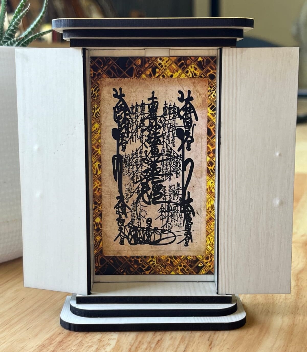 White Portable Wooden Butsudan with Gohonzon – Handcrafted Mini Buddhist Altar Shrine for Home & Travel – Compact White Miniature Shrine