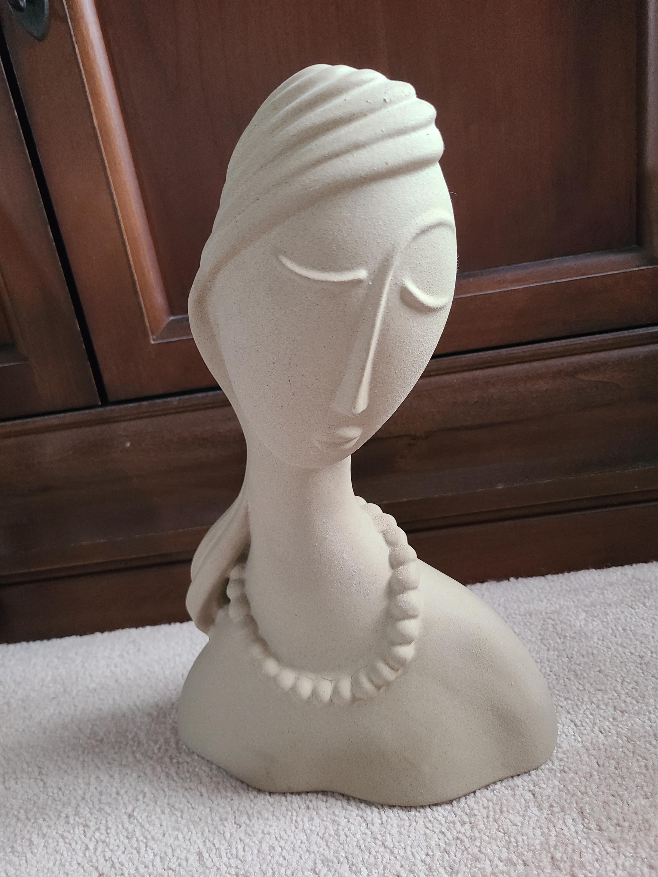 Haeger pottery Lady Bust With Pearls Post Modern Art Deco Design. Vintage