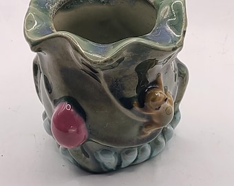 Pottery planter frog and mushroom on green leaf. Magolica style. B165. Vintage