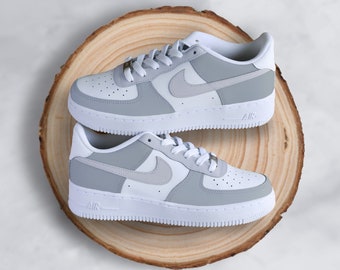 Nike Air Force 1 „Heavenly Grey“ individuelle Sneaker, Geburtstagsgeschenk, Mode 2024, Erdtöne