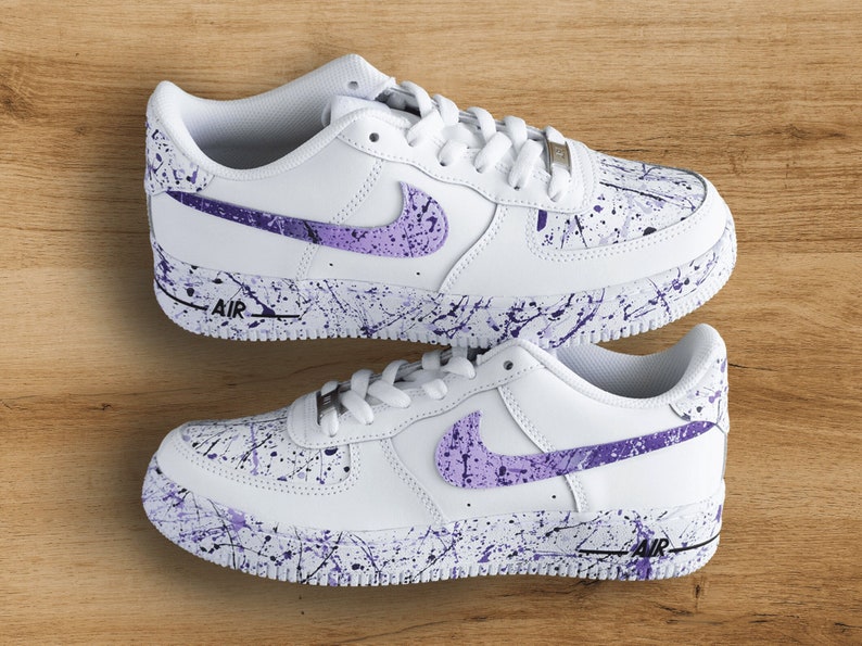 Custom Purple, Lila Splatters Air Force 1 sneakers Nike. Customized trendy sneakz. Nice as gift.