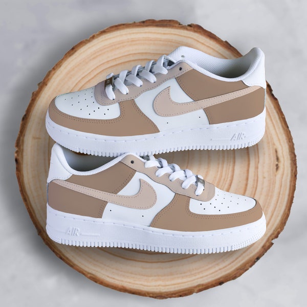 Nike Air Force 1 Cappuchino Beige Custom Sneakers, Erdtöne, Mode 2024, Geschenk für Sie