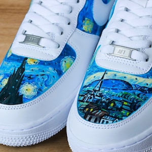 Starry Night - Van Gogh customized sneakers Nike AF1, sneakers voor haar en hem air force 1 blauwe artistieke schoenen, ultiem verjaardagscadeau, swirls vincent op een witte sneaker, sterrenhemel en galaxy