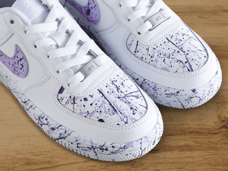 Custom Purple, Lila Splatters Air Force 1 sneakers Nike. Customized trendy sneakz. Nice as gift.