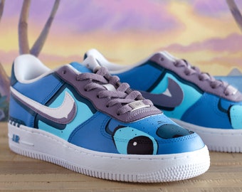 Nike Air Force 1 'Ohana Stitch Cartoon' custom sneakers, Blauw, Paars unisex cadeau
