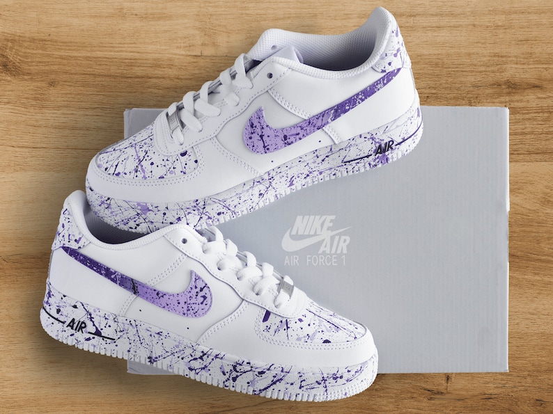 Custom Purple, Lila Splatters Air Force 1 sneakers Nike. Customized trendy sneakz. Nice as gift.