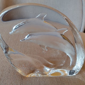 Signed MATS JONASSON Sweden Crystal Full Lead Jumping Dolphins Paperweight #3524