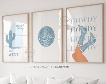 Juego de 3 impresiones de vaquera disco costera azul, arte de pared imprimible con estética preppy, impresiones artísticas del lejano oeste, arte vintage de vaquera occidental, ¡Hola!