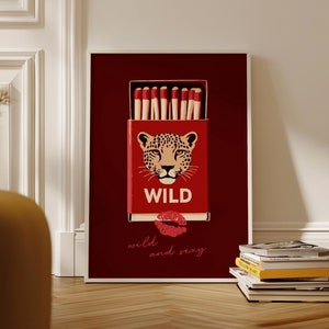 Retro Leopard Red Matchbox Wall Art Print, Bar Cart Print, Modny pokój w akademiku, wystrój dopaminy, wystrój pokoju kokietki, nadruk w panterkę, cyfrowy