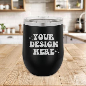Maqueta de vaso de vino de 12 oz, maqueta de vaso polar camello negro, maqueta de vaso de viaje aislado, maqueta de taza de vino de Printify, maqueta de taza de vino, vaso de vino negro