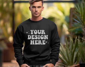 Zwarte Gildan 18000 Mock up Mannelijke zwarte Sweatshirt Herfst Mockup Zwarte trui Mockup Mannelijke Mockup Zwarte Crewneck Mockup Mockup Outdoors