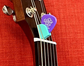 Guitar Pick Holder for Headstock – Vertical PickClip for Acoustic & Electric Players, Secure Pick Storage, Guitarist Gift