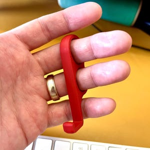 Phone Grip Loop for One-Handed Use, Finger Hook Holder for Case, 3D Printed Ergonomic Scroll Support, Minimalist Phone Accessory
