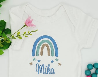 Babybody personalisiert/ Regenbogen/ bestickt/ Geschenk zur Geburt/ personalisierter Babybody