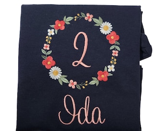 1st Birthday Flower Wreath / Personalized T-Shirt with Name and Number 1-9 / Children's Birthday Shirt / Birthday Party Outfit Gift Idea