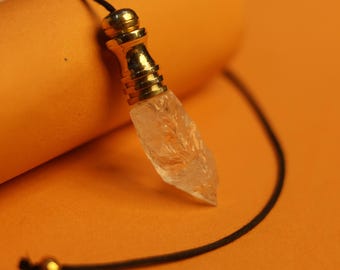 Crystal Core Pendulum – Ruwe kristalkwarts en messing voor energetische genezing, helderheid en chakra-balans