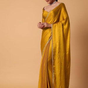Gelb Chinon Saree Spiegel Arbeit Saree Senf Saree Klassische Saree Funktion Saree für Haldi Saree Hochzeit Saree für Feiern Saree Geschenk