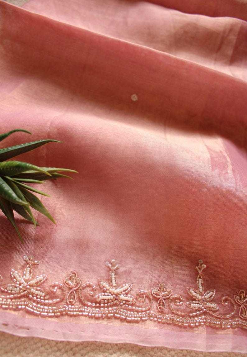 Sari rosa, sari lavorato a mano, sari ricamato, sari in tessuto, sari di lusso per matrimoni, sari per celebrazioni, sari regalo di Natale per lei immagine 6