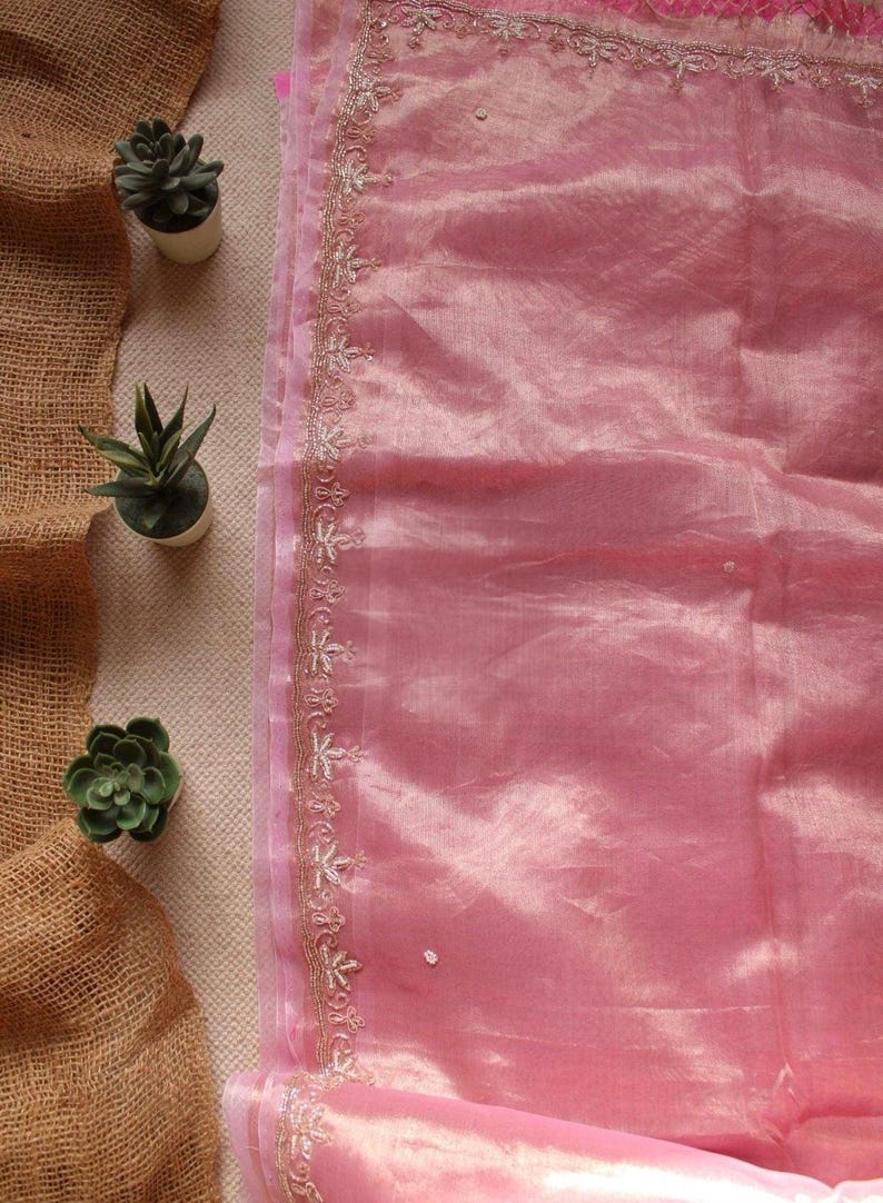 Sari rosa, sari lavorato a mano, sari ricamato, sari in tessuto, sari di lusso per matrimoni, sari per celebrazioni, sari regalo di Natale per lei immagine 4