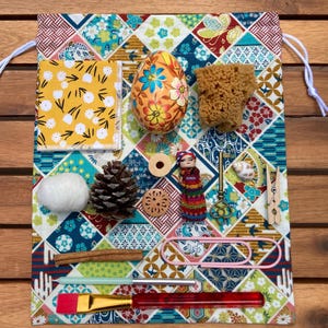 Sac mystère Montessori avec objets