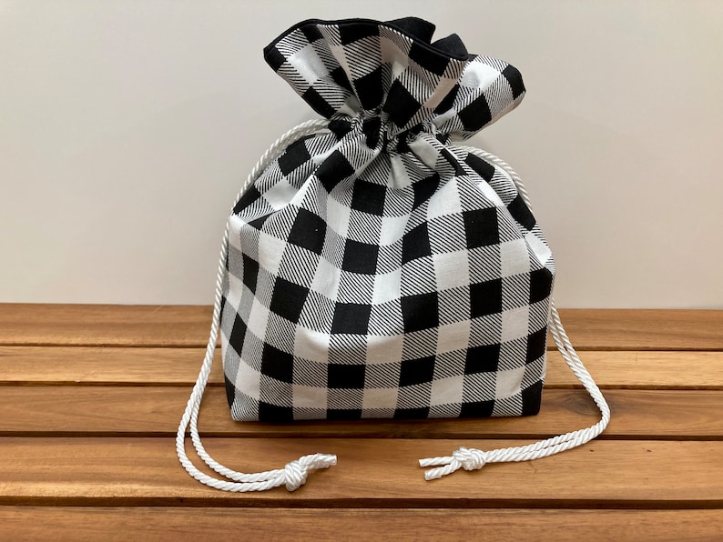 Black Checkered Gift Bags Reusable Black and White Fabric Drawstring Pouch Decorative Gift Bag Large