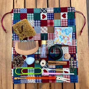 Borsa misteriosa Montessori con oggetti: giocattolo sensoriale per l'apprendimento a forma di cuore patchwork