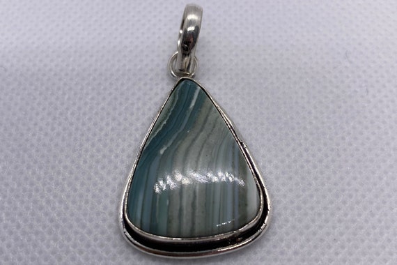 SCHEELITE Pendant Necklace