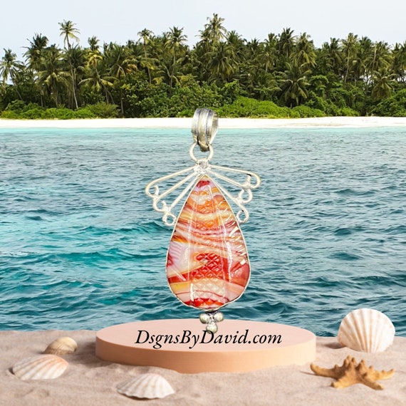 Engraved RED SULEMANI HAKIK Pendant Necklace