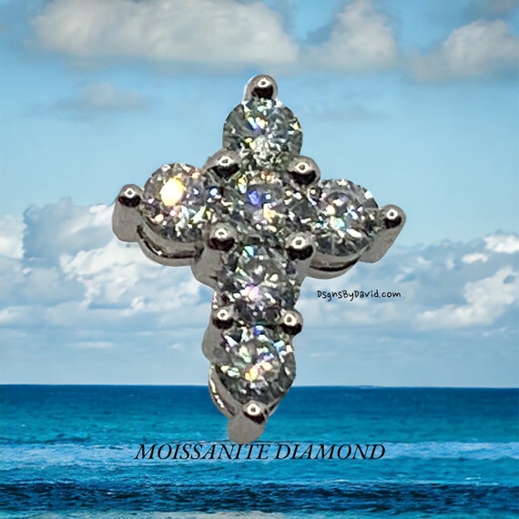 ENTICING MOISSANITE DIAMOND Cross